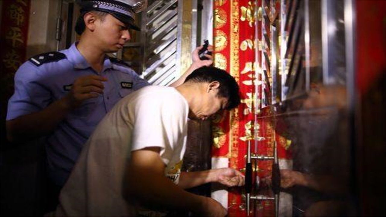 山南地区请开锁师傅开了锁后，师傅为什么一般都不进门，就算主人请也不进去？